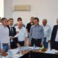 În ciuda opoziţiei consilierilor PDL, Eduard Breazã a fost validat luni pe funcţia de consilier local în locul lui Nicolae Paponiu, care a trecut pe funcţia de city manager la...