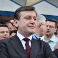 Mã numãr printre cei care preferã un joc de la egal la egal între putere şi opoziţie, oricare ar fi acestea, adicã un minim echilibru al vieţii democratice. Dar din...