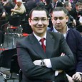 Şi pânã la urmã dacã premierul ar spune rãspicat „Da, candidez!” ar confirma teoria lui Crin Antonescu, adicã ar fi urmat o mare ţeapã pentru liberali chiar în campania electoralã....