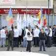 Joi, 3 aprilie, câţiva membri şi simpatizanţi ai Partidului Mişcarea Popularã au profitat de lipsa “baronului” Duicu şi a deputatului Rodin Traicu şi s-au apucat sã strige “mascãri” la casa...