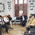 Nea Gherghe şi cerşeala voturilor, strigãturile lu tanti Chircu şi deputatu Stãnişoarã de aiurea Muicããããã, suntem neam de piatrã / Giratoriu-l facem roatã / Cheltuim cu miliarde / Severinu-i numai fapte / Cu al nostru Gherghe-n frunte / Cheltuim şi pe nevrute / Cã...