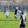 Scoruri de maidan în Liga a IV-a Mehedinţi În etapa a XX-a, liderul Minerul a surclasat cu 11-0 (4-0) lanterna roşie AS Kladova Drobeta şi pãstreazã în continuare punctaj maxim în campionatul judeţean de fotbal. Adelin Fãinişi (‘7,...