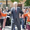 Sucã, parangheliile de Mehedinţi, inversala lu nea Palaşcã, lighenele lu nea Vâlcu şi plombele de top ale lu nea Duducea Mã fraţilor, mã mehedinţenii mei cetitori de Obiectiv ce-mi sunteţi, din respect pentru dumnevoastrã, io zâc cã ar fi bine ca pe unii de pe aicea sã-i lãsãm deoparte. Sã-i...