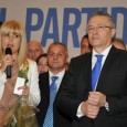 Partidele politice sunt pe primii metri în ceea ce priveşte strângerea de semnãturi pentru candidaţi. Procedeul este unul delicat pentru cã oricând poate cineva sã verifice lista cu cele o...