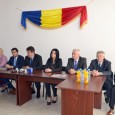 Mã fraţilor, zisãrã unii cã sã cutremurã politica mehedinţanã, dacã fac ei un pas. Şi fãcurã, vreo opt paşi, în grup, ca la pozar. Plecarã unii de pe unde erau...
