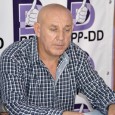 În timp ce unele partide neparlamentare mehedinţene fac eforturi, în limita posibilitãţilor de care dispun, pentru a se face vizibile, altele dau impresia cã nu au forţa necesarã pentru a...