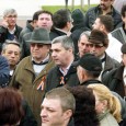 Nimeni nu ştie câte sindicate şi câte interese sunt la Regia Autonomã pentru Activitãţi Nucleare, din Drobeta Turnu Severin. De aici şi confuzia ultimelor zile, confuzie care s-a cerut lãmuritã...