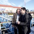 Sucã, pozarii lu nea Gherghe, flacãra violet a lu nea Andrei copilu minune, lupta angajaţilor di la drumuri cu soarele şi ofensiva noilor liberali învechiţi Mã nepoate, zisei cã vã spui mai la sfârşit, da nu mai pot sã ţiu şi vã spui di la început, ce-mi spusã al lu Zbanghiu. Cã ãstuia nu-i scapã...