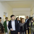 Sucã, primaru’ neputinţei din oraşul în şomaj, târguiala pe spinarea severinenilor şi spitalu ajuns în comã profundã - Mã Sucã, vrei sã facem o afacere împreunã? - Nea Mãrine, cu matale vând şi pe naiba ca înger. - Mã zâc, io te iau cu mine la Severin,...