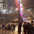Marijuana şi Nemtsov, condus de viu pe ultimul drum de un top-model de 24 de ani Doar n-o sã credeţi cã Vladimir Putin şi-a obstruat contestatarul în stil „Al Capone”, cu un pîr-poc. Nu e atît de naiv sã-şi oblitereze preopinentul în vecinãtatea Kremlinului, acum, cînd...