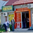 Sucã, clãbucii lu nea primarele, statu pe euroi al lu nea Stãnişoarã, valu de şomeri ce stã sã vinã şi uscãturile din pãdurile defrişate ale Mehedinţiului Mã fraţilor, mie cel mai mult şi mai mult, de câte ori vin pi la oraş, mie îmi place sã mã plimb cu otobuzu. Pã în otobuz mai schimbi o...