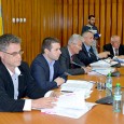 Realitatea politicã mehedinţeanã e mai degrabã letargicã şi plictisitoare, şi lucrurile nu pot fi puse doar pe seama asteniei de primãvarã sau a minivacanţelor de sezon. Singurele accente mai virulente...