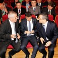 Viaţa politicã, parlamentarã, pluripartidicã e lipsitã de vigoare şi chiar de un sens profund democratic în absenţa unei opoziţii serioase şi vociferante, şi care sã punã probleme serioase puterii şi...