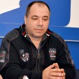 Papagalii din Vîrful Puterii, vopsiţi în chip de porumbel, aşa-zişii înalţi demnitari, “curaţi şi naturali ca brînza de oaie”, citind din jurnalul de gratii al lui Vanghelie Marean “care este”,...
