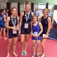 Deşi antrenorul Marin Dobrescu îşi punea mari speranţe în elevele sale, luptãtoarele Larisa Niţu (70 kg) şi Mihaela Bãrbulescu (52 kg) s-au întors fãrã medalii de la Campionatul European rezervat...