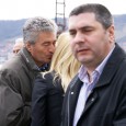 Sucã, Severinu ca Las Vegasu, clubu pensionarilor lu nea Duicu, supãrãrile lu nea Bãlu şi paraşuta care sperie oraşu Mã fraţilor, trecui pe o strãduţã de pin oras seara trecutã şi nu mã dumirii nici pãnã acuma. Pã unde era un rând de becuri pe o parte, sã mai...