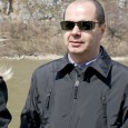 Sucã, nea Stãnişoarã doftor în plagiat, nea Cârjan asfaltatoru’ de sãrviciu şi consilierii dizolvaţi di la Orşova Muicã, sã zâceţi cã nerodu de Sucã nu le ştie şi nu le spune la timp. Pã la câte sã adeverirã, asta ultima nici nu sã mai pune. Pã, vã...