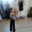 MEŞTEŞUGURI ŞI TRADIŢII ROMÂNEŞTI LA CASTELUL ARTELOR Castelul Artelor a fost gazdã, marţi 6 octombrie, a unei manifestãri culturale deosebite, la care o parte din comoara meşteşugurilor, a obiectelor confecţionate cu migalã hande made de cãtre fãuritori...