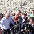 Sucã, circu lu nea Gherghe di la Cetate, alegerile lu nea Cârjan şi alba-neagra cu trecerile de pietoni di la RAAN Mã fraţilor, mã mehedinţenii mei cetitori de Obiectiv Mehedinţean, aşa ceva nu mai vãzu nici Parisu’. Pã nici nu avea cum, cã nu-l avea pe nea Gherghe primar. Mã nepoate,...
