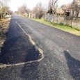 Un drum de 1,8 kilometri din localitatea Cujmir, judeţul Mehedinţi, bate orice record la capitolul lucrãri proaste: dimineaţa s-a turnat asfaltul, iar seara erau deja gropi. Localnicii s-au bucurat când...