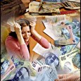 Facturile care dau fiori românilor Abia scãpaţi din furcile caudine ale celor doi Aghiuţã, boc şi marinarul, care au tãiat salariile, pensiile şi alocaţiile mamelor, ne „bucurãm” acum de fratele lor mai mare la...