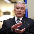 El este starostele tîlharilor care au jefuit România Una cîte una, lighioanele din Cartelul Mafiei Româneşti, care controleazã şi furã de peste un sfert de veac banii Ţãrii, sînt prinse în undiţa reglãrilor de conturi. Doar e an...
