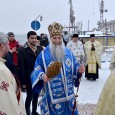 Puţini severineni au înfruntat gerul de afarã faţã de alţi ani şi s-au încumetat sã vinã vineri în Portul  din Drobeta Turnu Severin ca sã ia parte la slujba de...