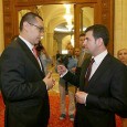 &nbsp; Tinerii din tabãra aflatã la Putere nu mai rezistã în joc de glezne şi vor sã rupã pisica în douã. A început Victor Ponta şi a fost la un...