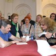 Cunoscutul jurnalist şi realizator tv („Starea naţiei”) Dragoş Pãtraru s-a aflat preţ de câteva ore bune în mijlocul fanilor severineni, cu prilejul lansãrii volumului „Starea naţiei”. Evenimentul s-a desfãşurat la...
