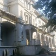 &nbsp; Fiscul scoate la vânzare unul din cele mai vechi hoteluri existente în staţiunea Băile Herculane. Cunoscut şi ca hotelul la care nişte turişti au surprins într-o fotografie ceva ce...