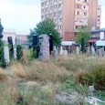                 Drobeta Turnu Severin are patru mari şi cunoscute cimitire: “Sf. Gheorghe”, „Sf. Ştefan” – cimitire de rit creştin ortodox, cel de-al doilea, de folosinţã mai recentã, Cimitirul Catolic –...