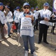 Mesajul unui profesor la protest: „Eu de 25 de ani sunt şchioapã şi ştiu cã nu mã mai vindec, dar învãţãmântul românesc ce aşteaptã?”                Profesorii au ieşit luni în...