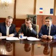                Într-o conferinţã de presã, Marius Screciu, primarul oraşului Drobeta-Turnu Severin a anunţat cã cel târziu în luna iunie a anului 2018 vor începe lucrãrile de asfaltare pentru strãzile din...