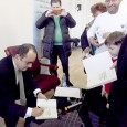                Mã nepoate, când vã spusã Sucã, cã a mai bunã metodã de evitat cearta e sã-ţi vezi de treabã, sã pare cã dete roade în unele locuri. Pã da,...