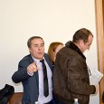                    Mã fraţilor, mã cetitorii mei deştepţi de Obiectiv, sã vezi şi iarã sã nu crezi. Mã cum sã gãsesc unii deştepţi peste noapte, de zici cã aşa au venit...