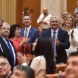                România se pare cã a rãmas ţara zilei de mâine şi atât. Nu mai are niciun politician vreun obiectiv mãreţ. Sigur cã pe hârtie sunt destule şi sunt scoase...