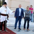                * S-a mai dus o ediţie a Zilelor Severinului. Care, ca de obicei, a avut de toate. Şi diversitate cultural-artisticã, şi diversitate de arome culinar-etilice, şi diversitate general-umanã, şi...