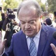                Pesediştii sunt în corzi, liberalii galbeni sunt în corzi. Şi unii şi alţii au probleme: mai multe. Pesediştii au problema eternã a alegerilor prezidenţiale pe care nu le-au mai...