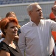                Liviu Dragnea, şeful PSD, e insidios şi e foarte periculos şi chiar implacabil în ceea ce face. Liviu Dragnea mai are puţin şi creşte pensiile la toatã planeta. Sunt...