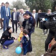 Sucã şi damigenele, pustiu’ di la referendum şi festivalu’ cu pastrami Mã nepoate, sã-ţi spui ce pãţii cu Sucã, toamna asta. Vru sã facã masteru’ la facultatea aia de abia o terminã acu fro cinşpe ani şi sã dusã pin...