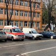 Managerul Spitalului din Orşova a afişat la poartã numele consilierilor care nu ajutã instituţia I-A FÃCUT DE RÂSUL LUMII! La poarta Spitalului Municipal din Orşova s-a consemnat, zilele trecute, un episod ce a fãcut înconjurul ţãrii. Supãrat cã unii consilieri municipali nu voteazã un...