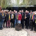                Mã nepoate, sã cuminţi Sucã de vreo sãptãmânã, zici cã e cãţeaua lu’ nea Smarandache, aia de când a vãzut cocoşul lu’ al lu’ Tanţa lu’ Pecingine s-a urcat...