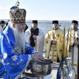 Peste 1.000 de severineni au participat la slujba de Boboteazã în Portul din Drobeta Turnu Severin Severinenii s-au adunat duminicã, 6 ianuarie, în Portul din Drobeta Turnu Severin ca sã ia parte la slujba de sfinţire a apelor ţinutã de PS Nicodim, Episcopul Severinului şi Strehaiei....