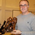 Un artist transformã rãdãcinile aduse de Dunãre în adevãrate opere Mugurel Onofrei, un artist apreciat şi bine vândut din Drobeta Turnu Severin, vrea sã dea o mânã de ajutor Spitalului Judeţean Mehedinţi pentru amenajarea unui salon din cadrul secţiei de...