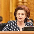 Cu piatra dupã ciori… * Douã chestiuni preocupã societatea româneascã în aceste zile: depunerea listelor de candidaturi pentru Parlamentul European, din partea partidelor politice şi frãsaunelile nedemnului locatar de la Cotroceaua Mov de...