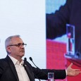 Îi iertãm pe hoţi, când ne sparg casa, dacã ne dau şi nouã din pradã? Când se sparge buba cu actuala guvernare? Treaba este destul de netransparentã şi nu ar mai trebui sã bãgãm mâna în foc pentru niciun fel de date oficiale. Au...