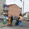 Sucã şi prafu’ negru de Halânga, interesele lu nea Gherghe, drumu’ spre Bunoaica şi satu’ fãrã câini di la Vânju Mare Mã nepoate, veni un nor de ãsta negru dinspre Halânga, de ne acoperi pe toţi. Şi dacã ne acoperi, de nu ne mai gãsirãm unii pe alţii, zisei sã...