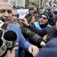 Dragnea a mai pus un cancioc de ciment peste Justiţie De care parte îl va reţine istoria pe Liviu Dragnea? Pânã acum aveam doar buni şi rãi, comunişti şi democraţi, liberi şi condamnaţi, veseli şi trişti. De ceva vreme...