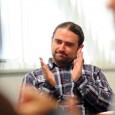 Retragerea la depou * Încet, încet, toatã lumea se retrage, cum se spune, la depou. Vasãzicã, iese, pentru o perioadã de…, din circuitul activitãţilor cotidiene, fie pentru a-şi pune în ordine… circuitele...