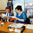 Preşedintele Consiliului Judeţean Mehedinţi, Aladin Georgescu, a semnat la sfârşitul sãptãmânii trecute, la sediul Agenţiei de Dezvoltare Regionalã Sud-Vest Oltenia, un nou contract pentru modernizarea infrastructurii de sãnãtate din judeţul...